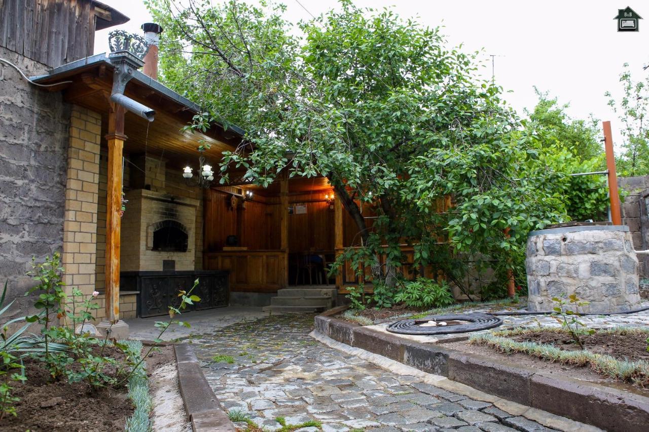 Guest House In Guiumri Exterior foto
