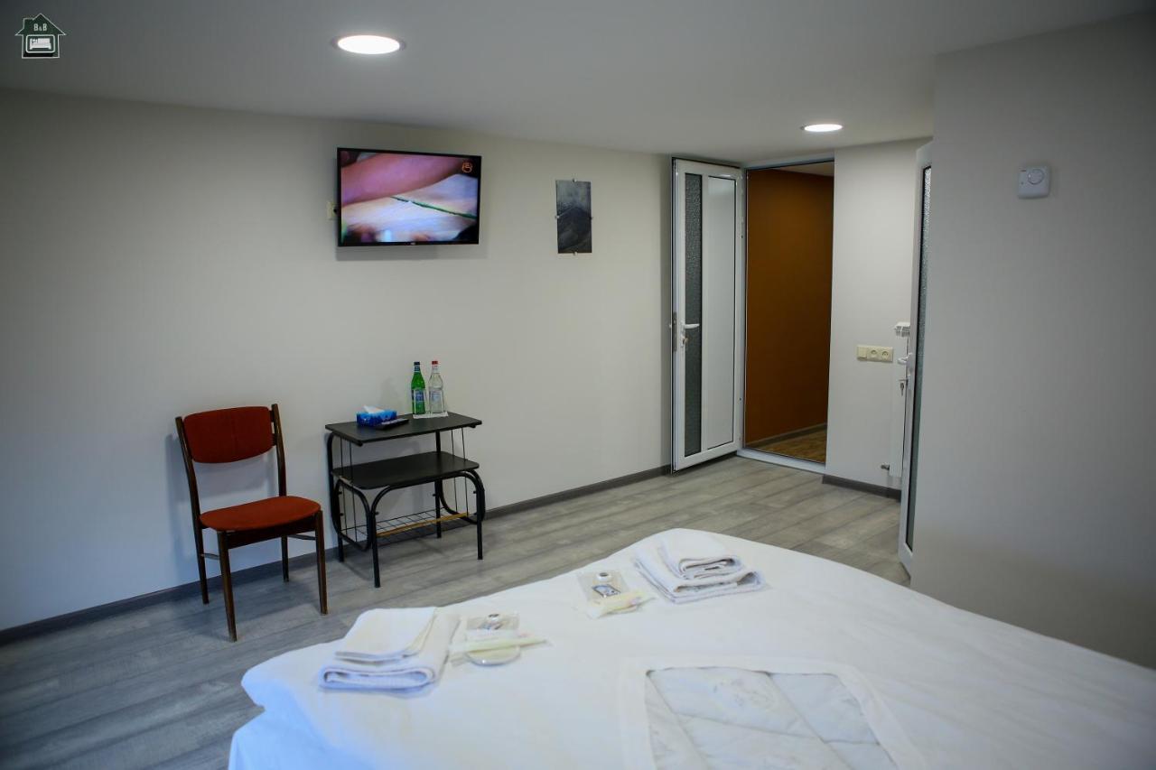 Guest House In Guiumri Exterior foto