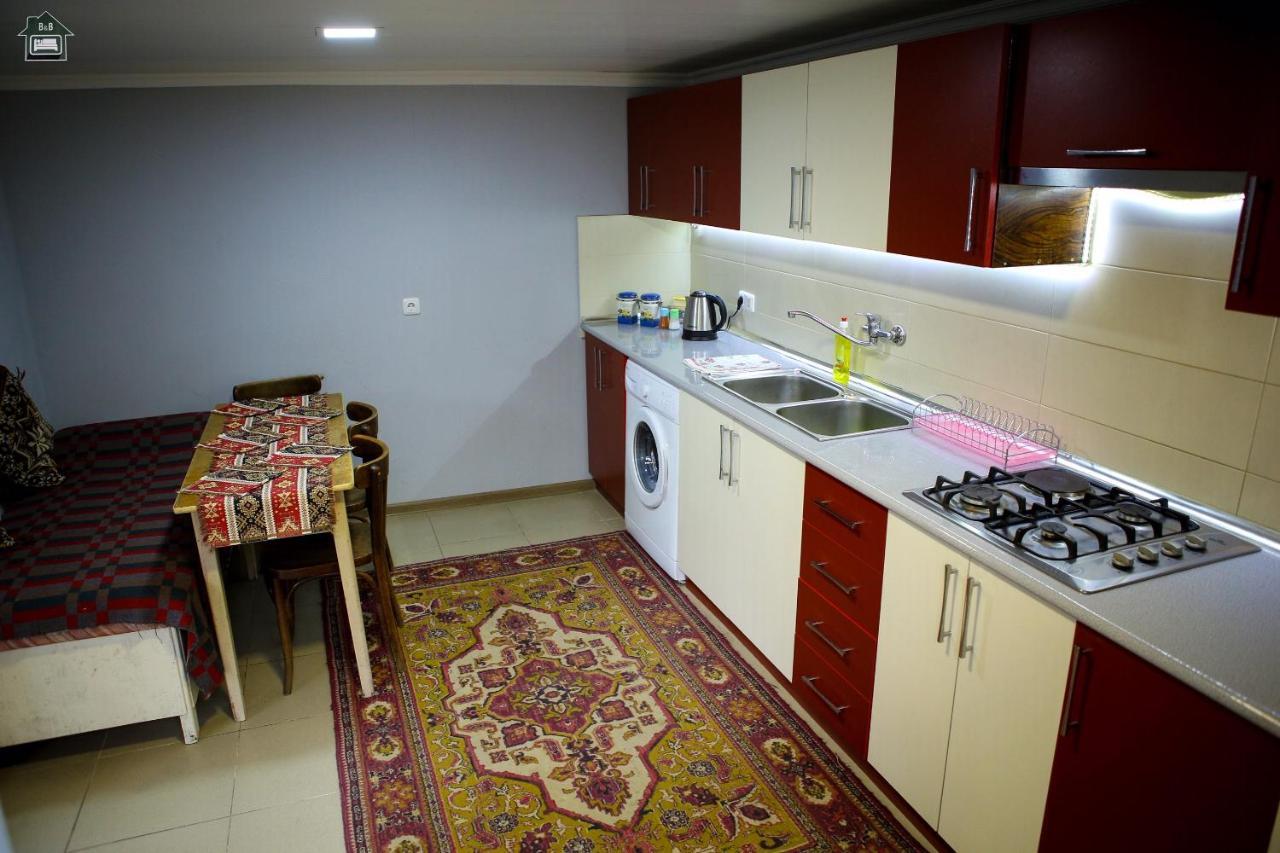 Guest House In Guiumri Exterior foto